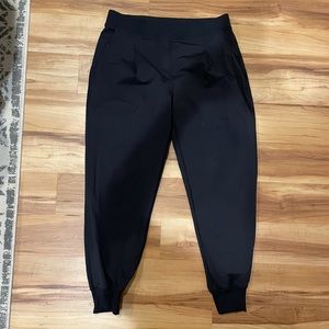 Lululemon stretchy joggers - black